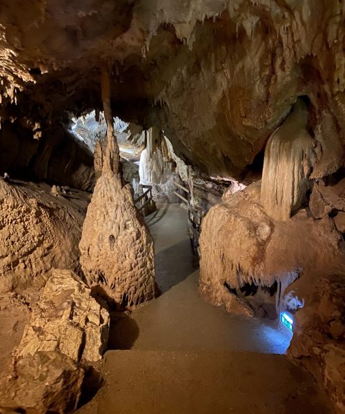 Salle des couleurs - grottes du Cerdon